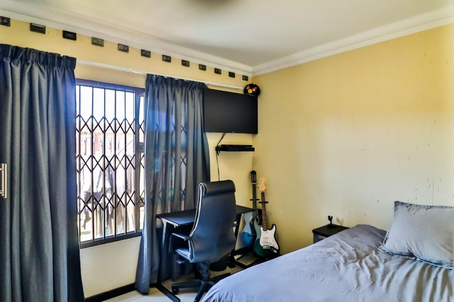 3 Bedroom Property for Sale in Brackendowns Gauteng