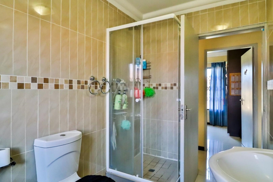 3 Bedroom Property for Sale in Brackendowns Gauteng