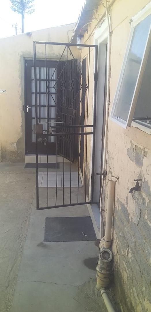 2 Bedroom Property for Sale in Kaalfontein Gauteng