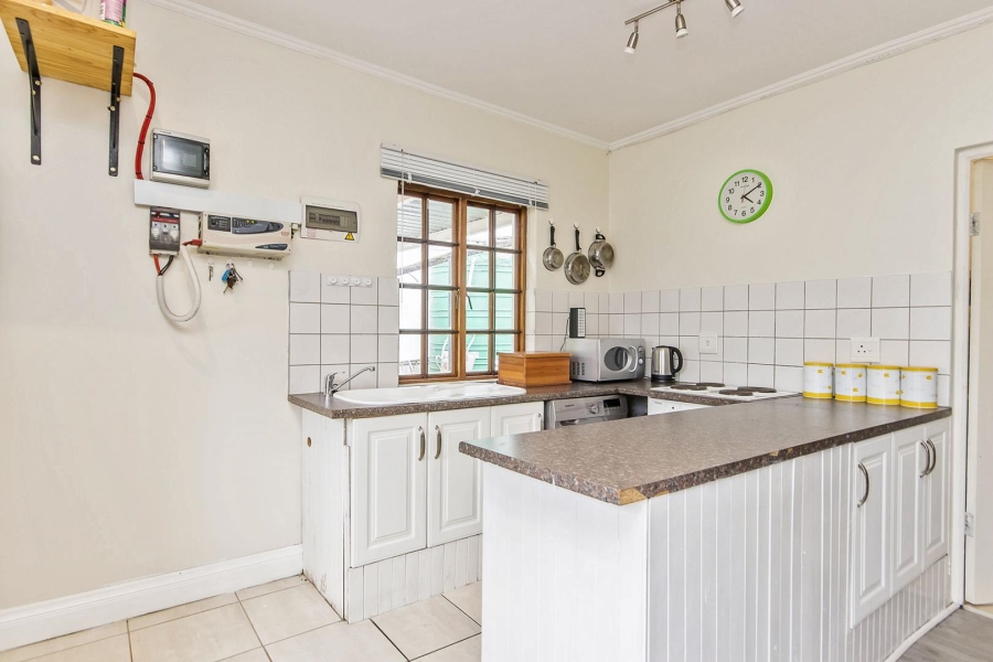 To Let 1 Bedroom Property for Rent in Linden Gauteng