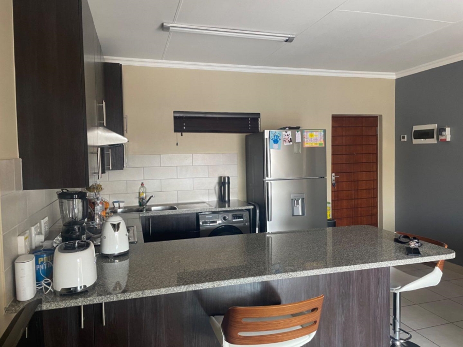 2 Bedroom Property for Sale in Noordwyk Gauteng