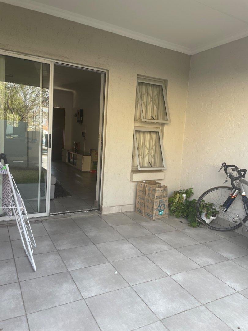 2 Bedroom Property for Sale in Noordwyk Gauteng