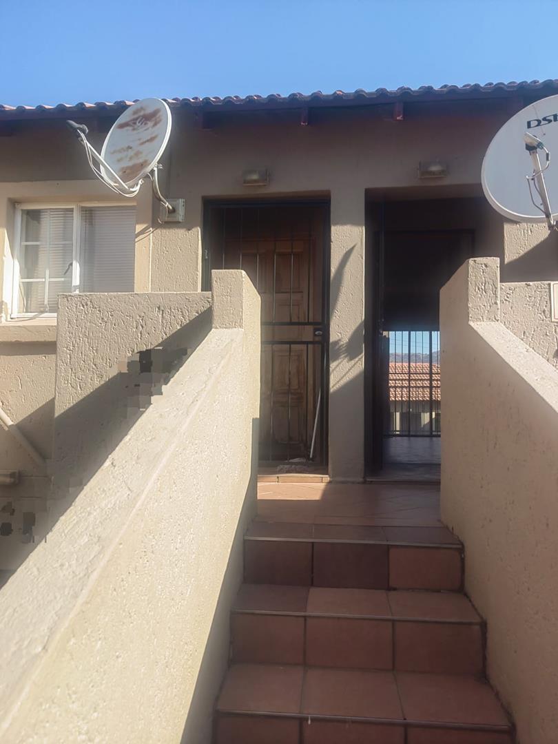 2 Bedroom Property for Sale in Wilgeheuwel Gauteng