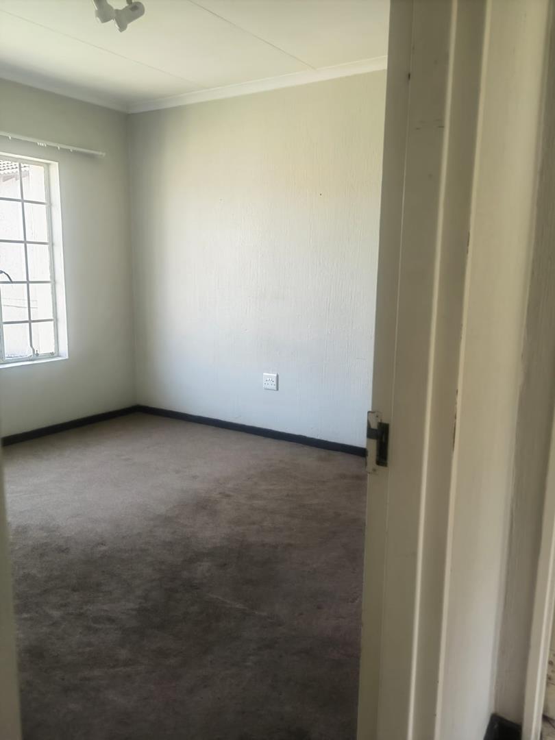 2 Bedroom Property for Sale in Wilgeheuwel Gauteng