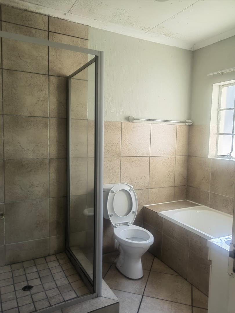 2 Bedroom Property for Sale in Wilgeheuwel Gauteng