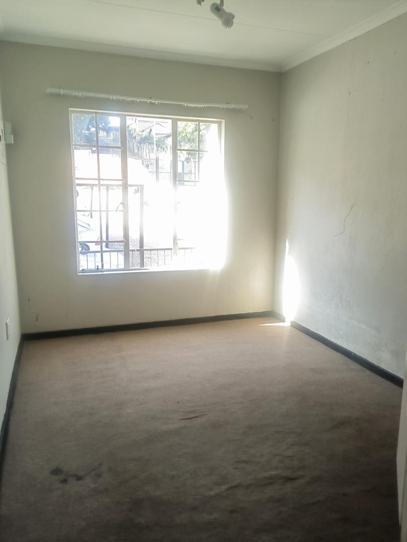 2 Bedroom Property for Sale in Wilgeheuwel Gauteng