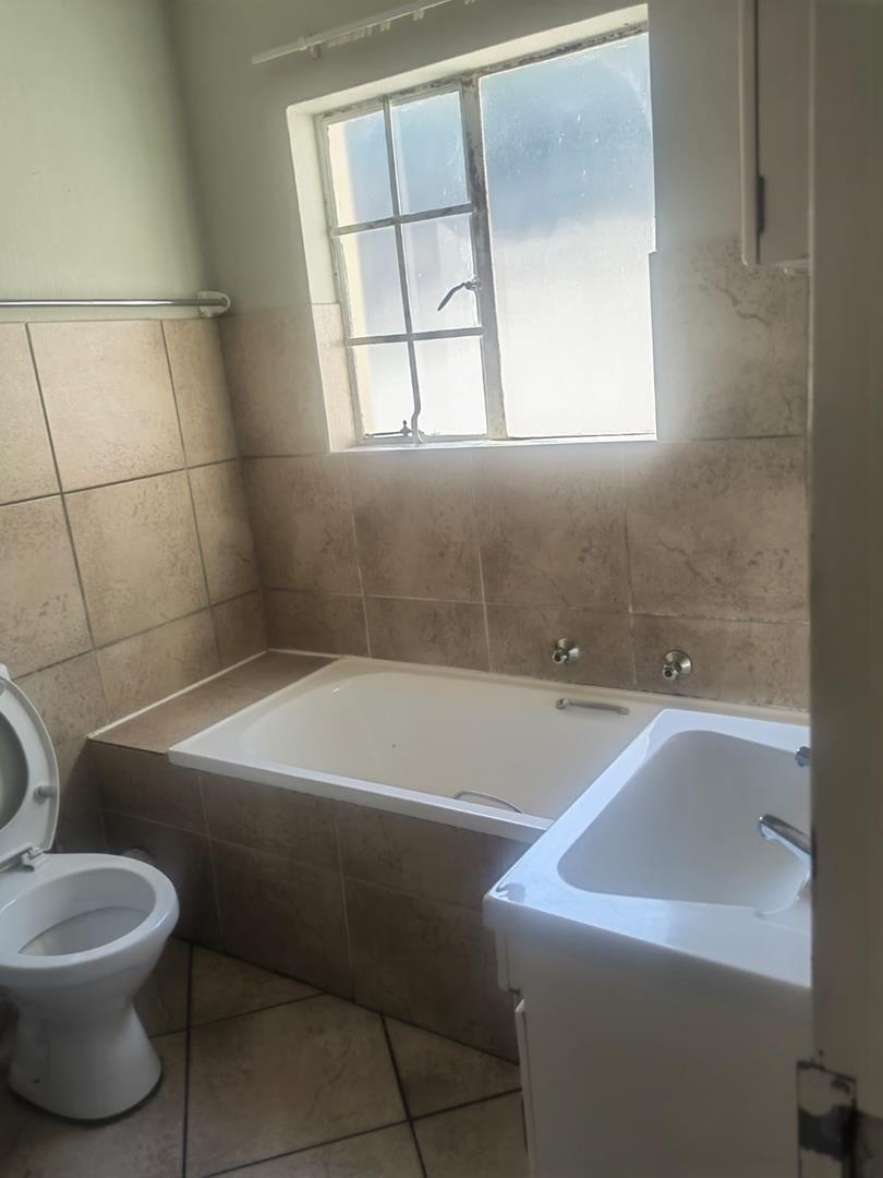 2 Bedroom Property for Sale in Wilgeheuwel Gauteng