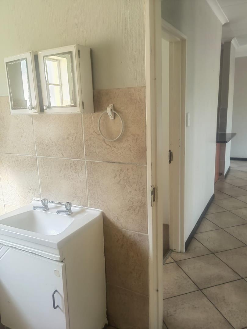 2 Bedroom Property for Sale in Wilgeheuwel Gauteng