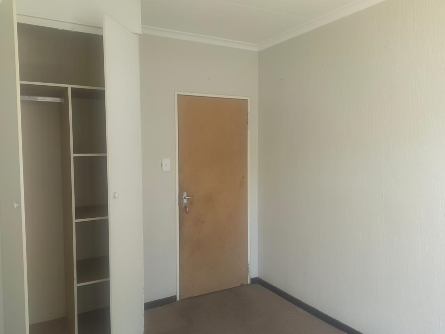 2 Bedroom Property for Sale in Wilgeheuwel Gauteng