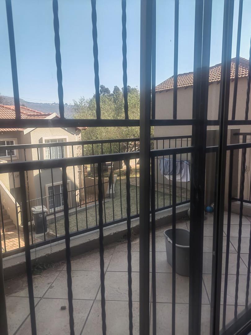 2 Bedroom Property for Sale in Wilgeheuwel Gauteng