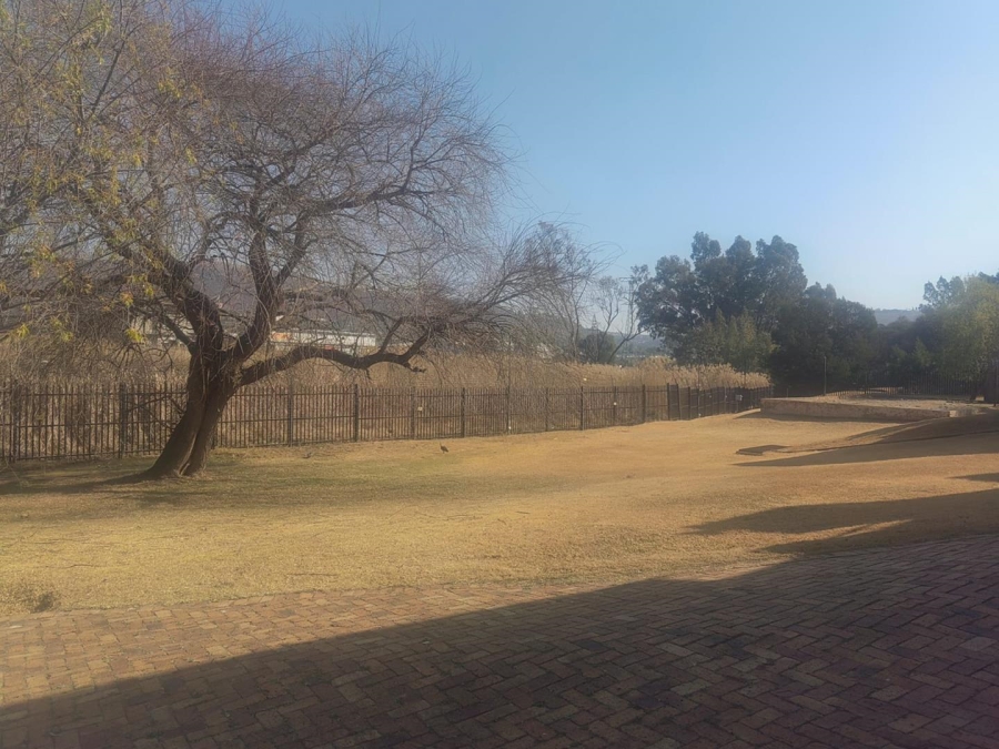 2 Bedroom Property for Sale in Wilgeheuwel Gauteng