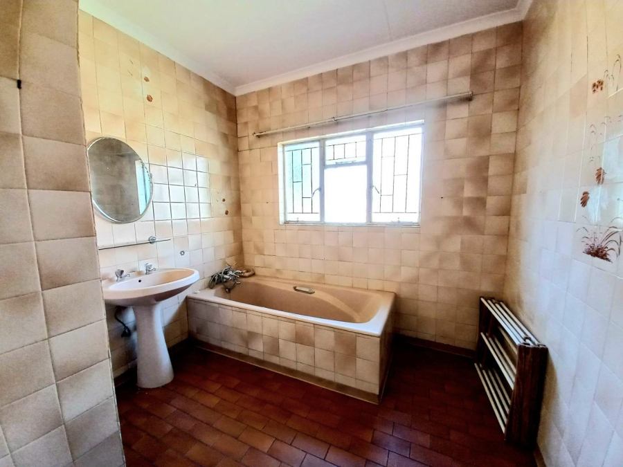 3 Bedroom Property for Sale in Brackenhurst Gauteng