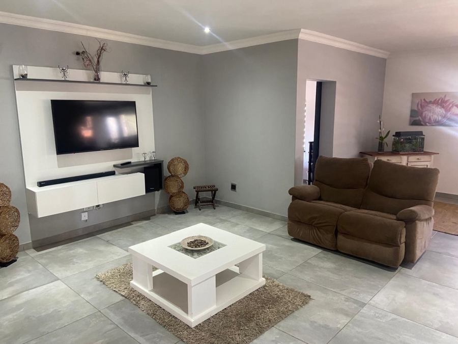 4 Bedroom Property for Sale in Verwoerdpark Gauteng