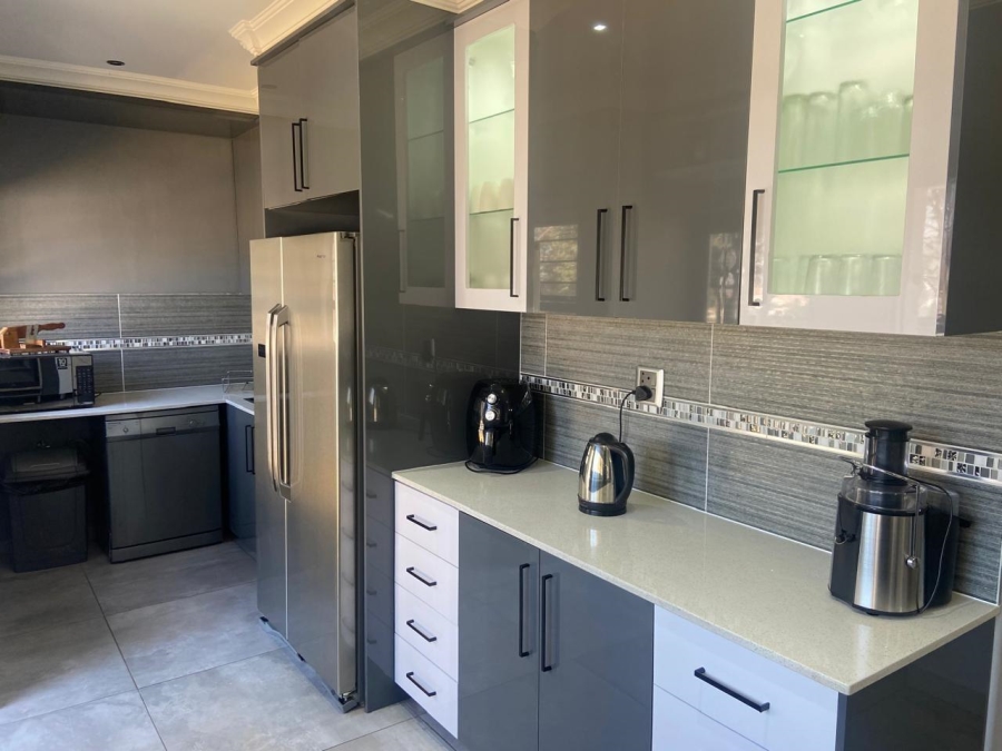 4 Bedroom Property for Sale in Verwoerdpark Gauteng