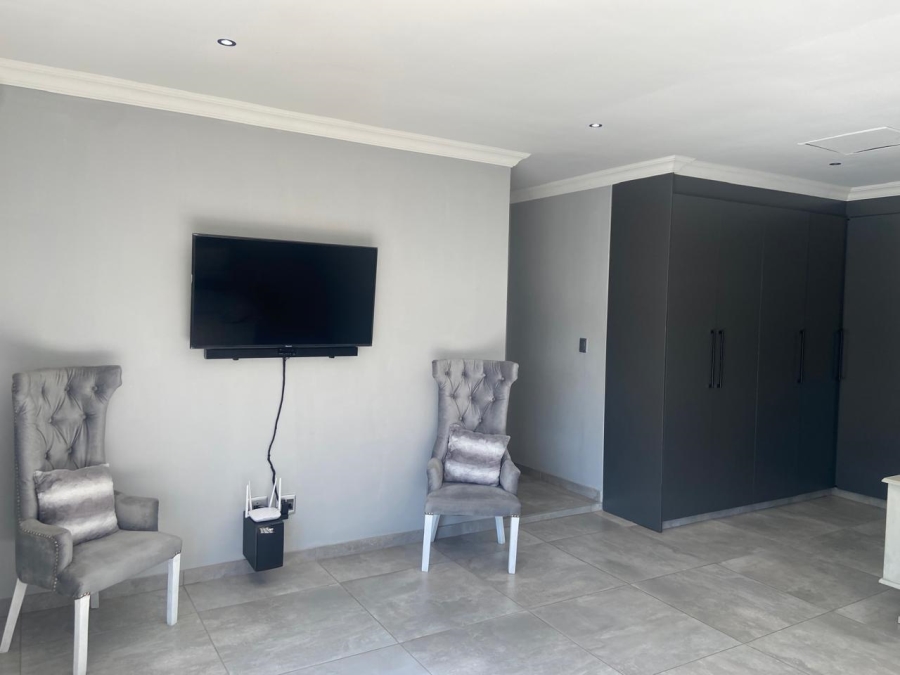 4 Bedroom Property for Sale in Verwoerdpark Gauteng