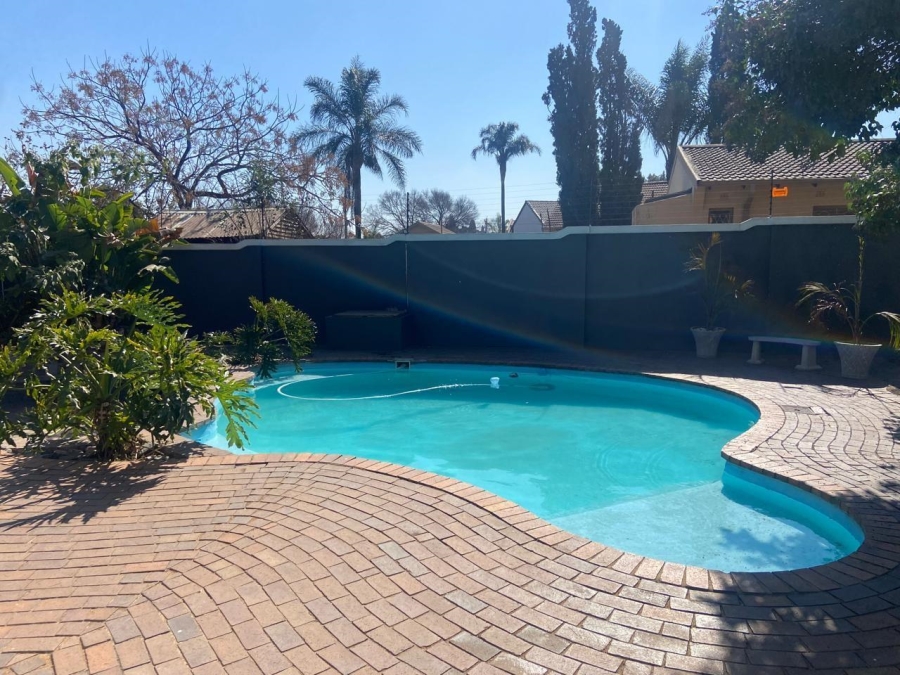 4 Bedroom Property for Sale in Verwoerdpark Gauteng