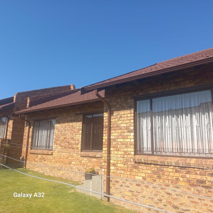 3 Bedroom Property for Sale in Meredale Gauteng