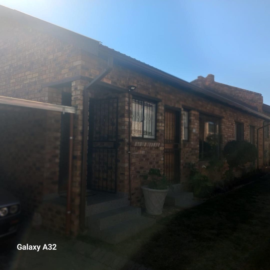 3 Bedroom Property for Sale in Meredale Gauteng