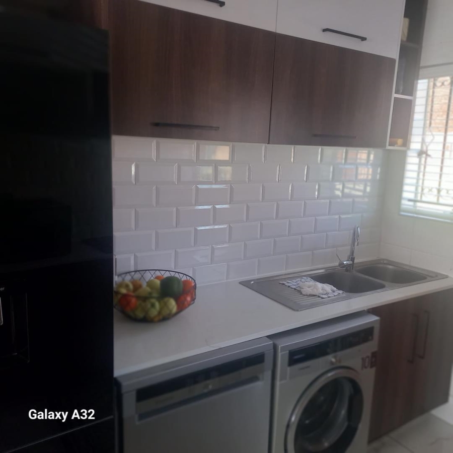 3 Bedroom Property for Sale in Meredale Gauteng