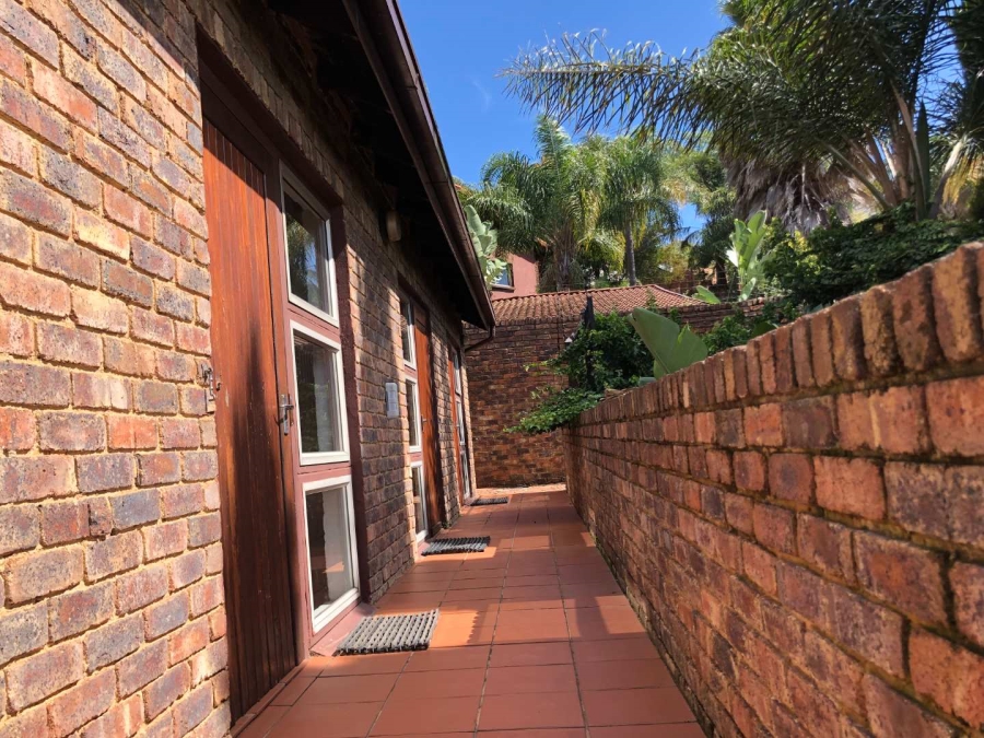 To Let 4 Bedroom Property for Rent in Waterkloof Ridge Gauteng