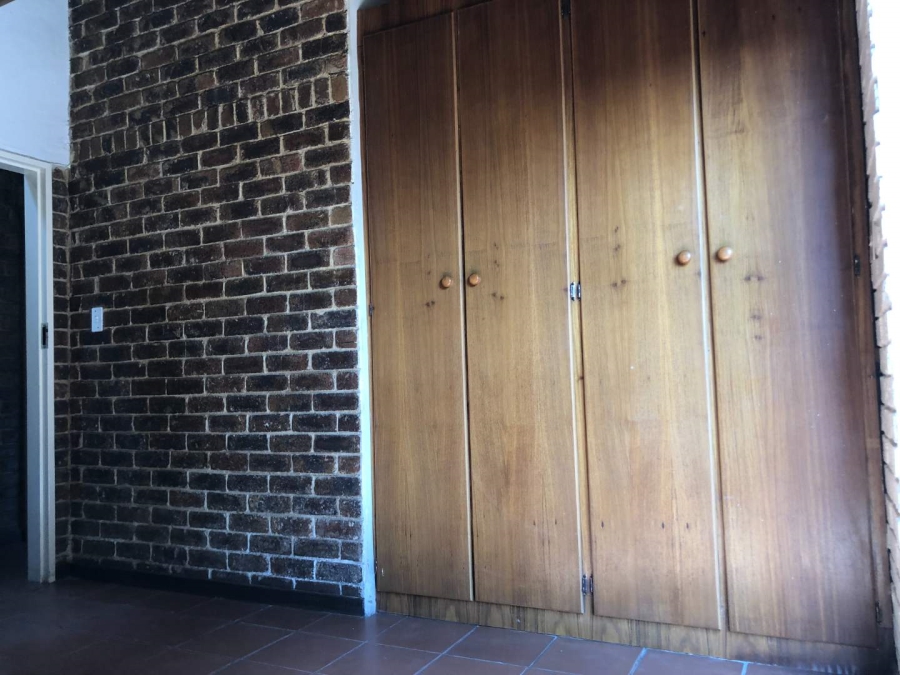 To Let 4 Bedroom Property for Rent in Waterkloof Ridge Gauteng