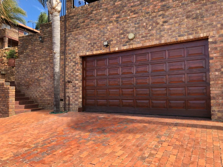 To Let 4 Bedroom Property for Rent in Waterkloof Ridge Gauteng