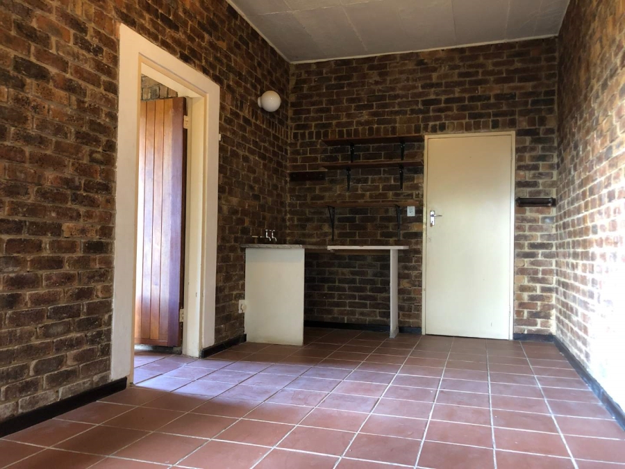 To Let 4 Bedroom Property for Rent in Waterkloof Ridge Gauteng