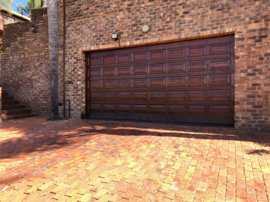 To Let 4 Bedroom Property for Rent in Waterkloof Ridge Gauteng