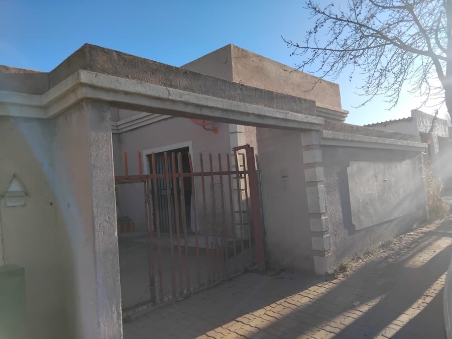 4 Bedroom Property for Sale in Olievenhoutbosch Gauteng