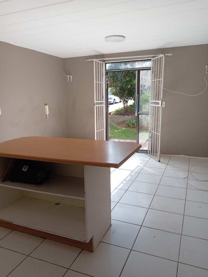 1 Bedroom Property for Sale in Kew Gauteng