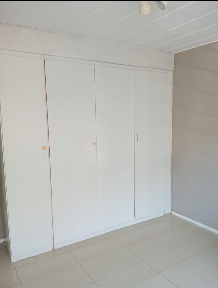 1 Bedroom Property for Sale in Kew Gauteng