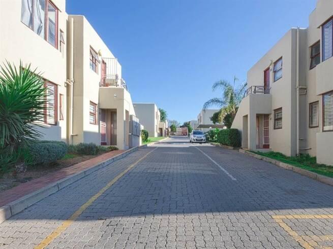 1 Bedroom Property for Sale in Kew Gauteng