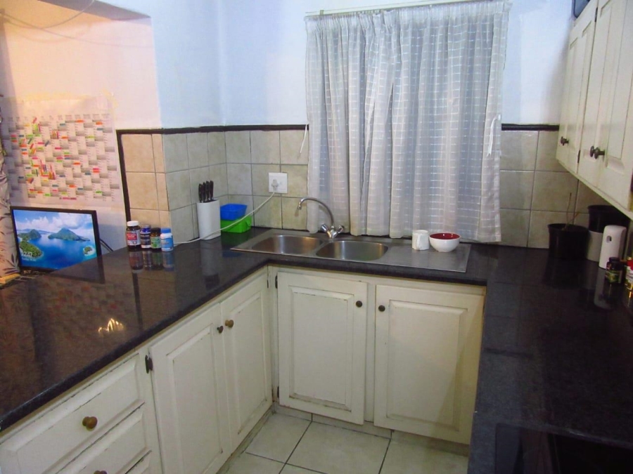 2 Bedroom Property for Sale in Fairland Gauteng