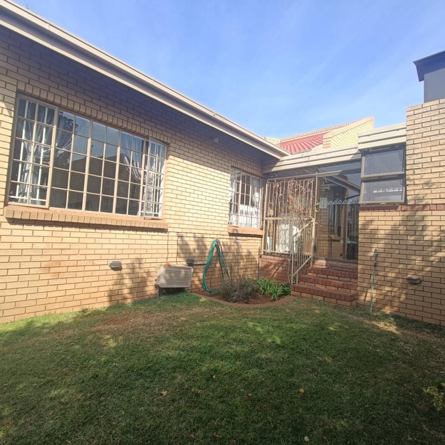 3 Bedroom Property for Sale in Zwartkop Gauteng