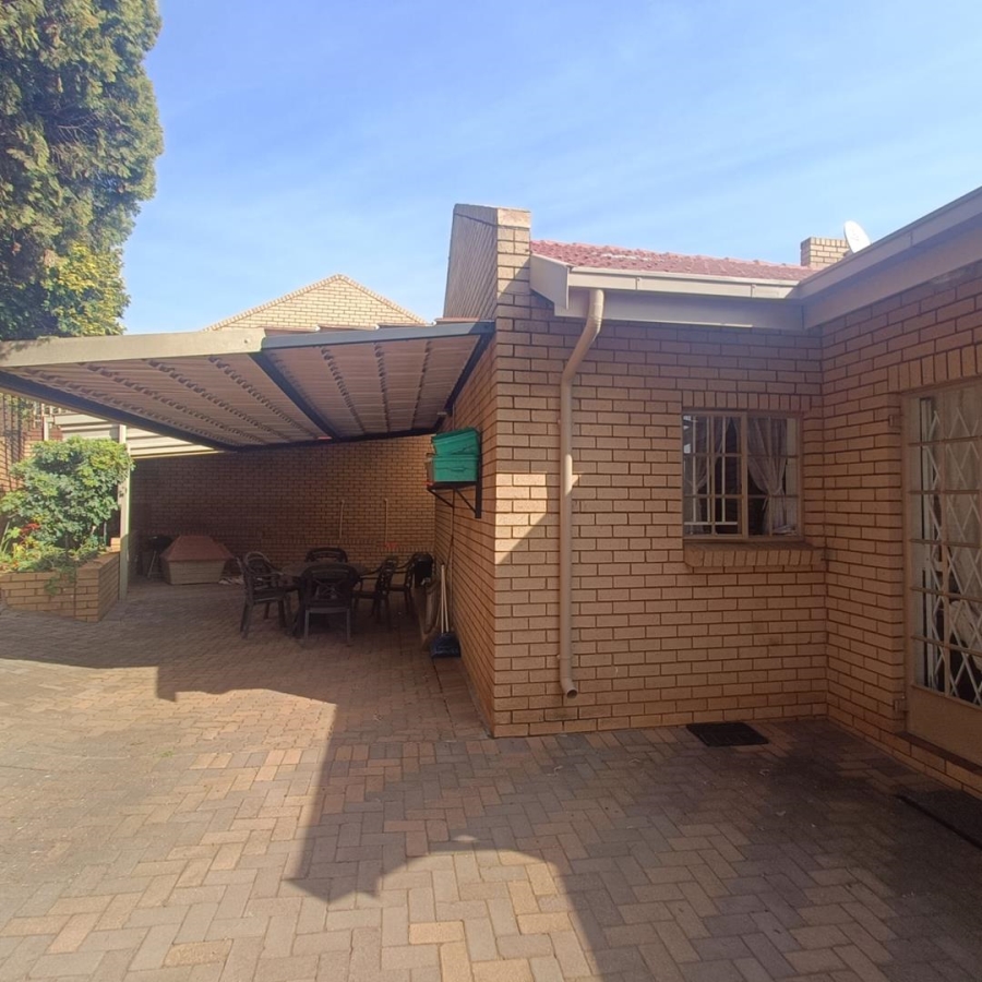 3 Bedroom Property for Sale in Zwartkop Gauteng