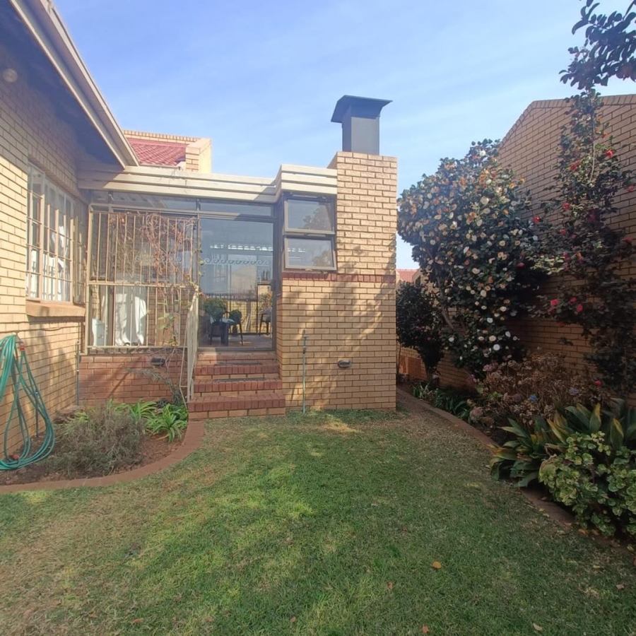 3 Bedroom Property for Sale in Zwartkop Gauteng