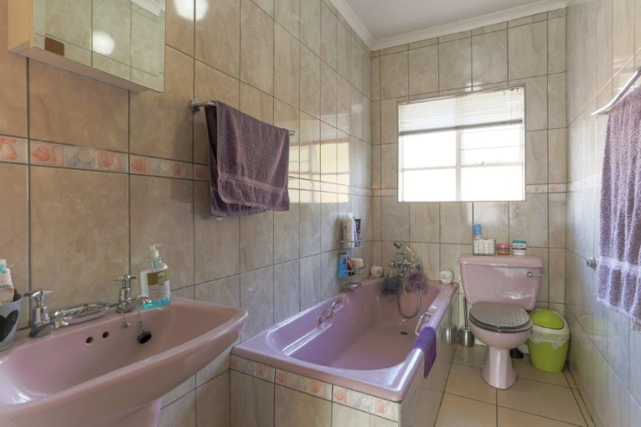 4 Bedroom Property for Sale in Randhart Gauteng