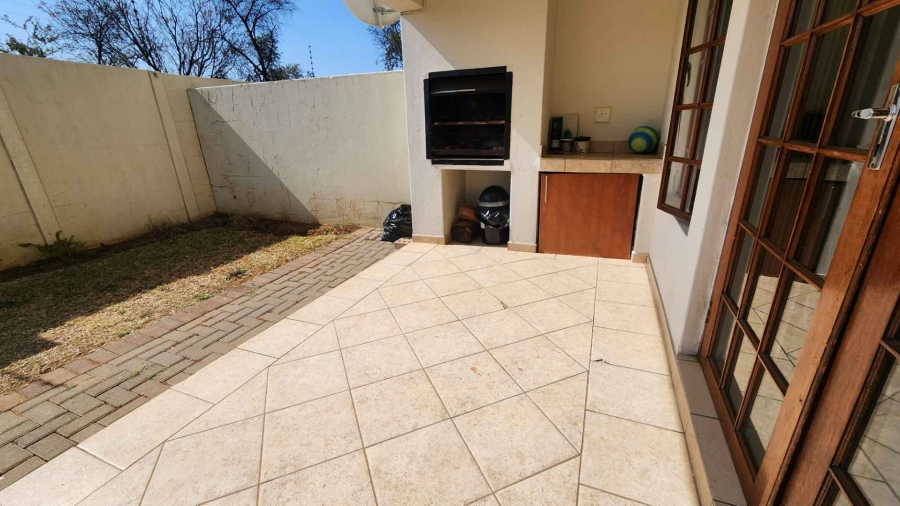 2 Bedroom Property for Sale in Heatherview Gauteng