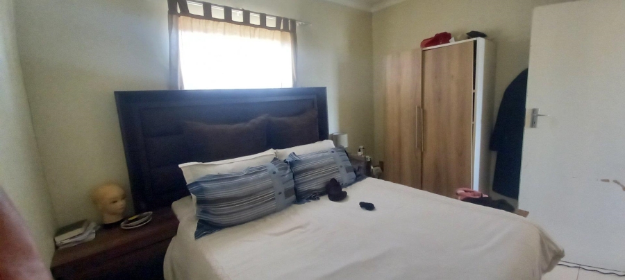 2 Bedroom Property for Sale in Lehae Gauteng