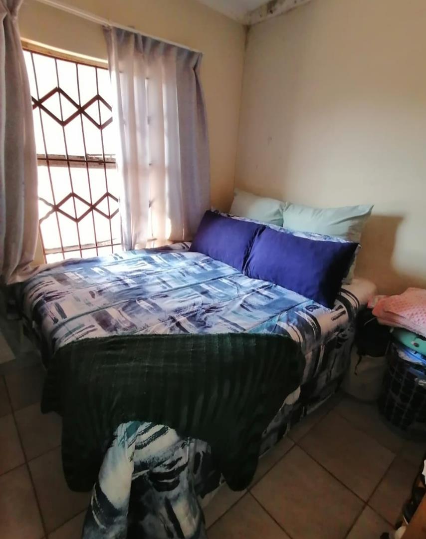 6 Bedroom Property for Sale in Lehae Gauteng