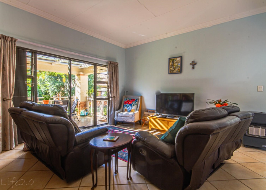 2 Bedroom Property for Sale in The Retreat Gauteng