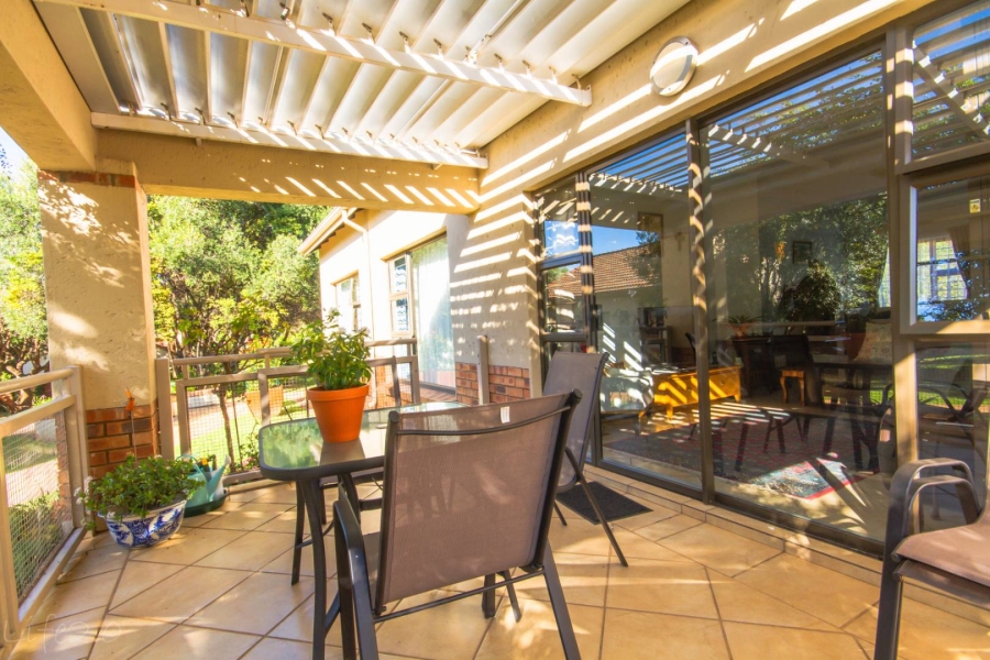 2 Bedroom Property for Sale in The Retreat Gauteng