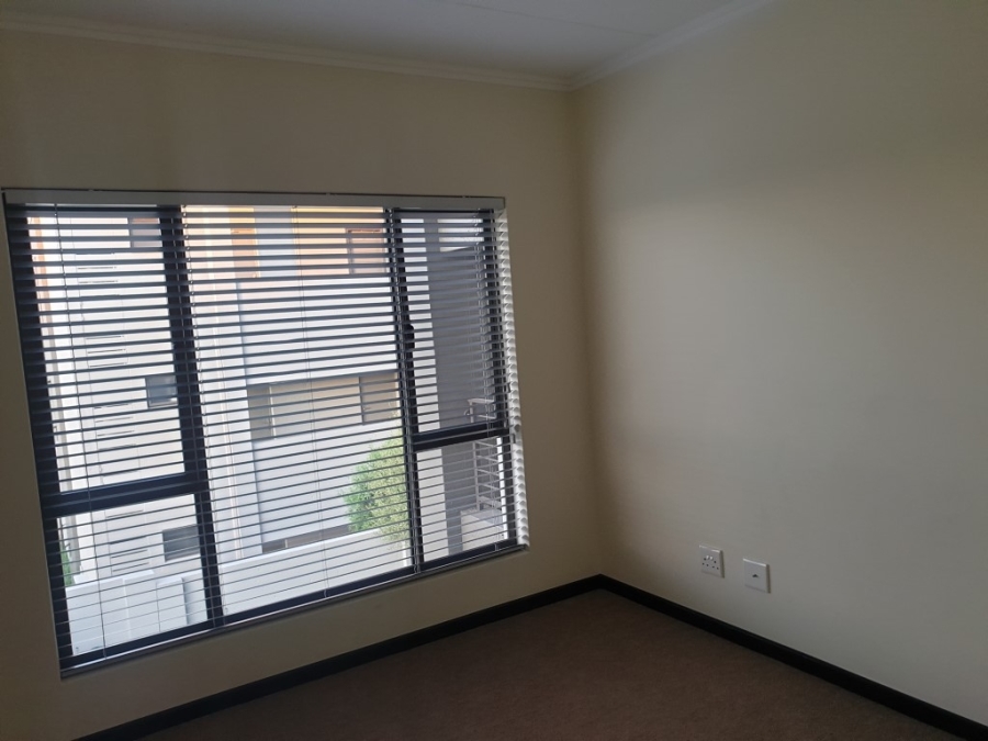 1 Bedroom Property for Sale in Lonehill Gauteng