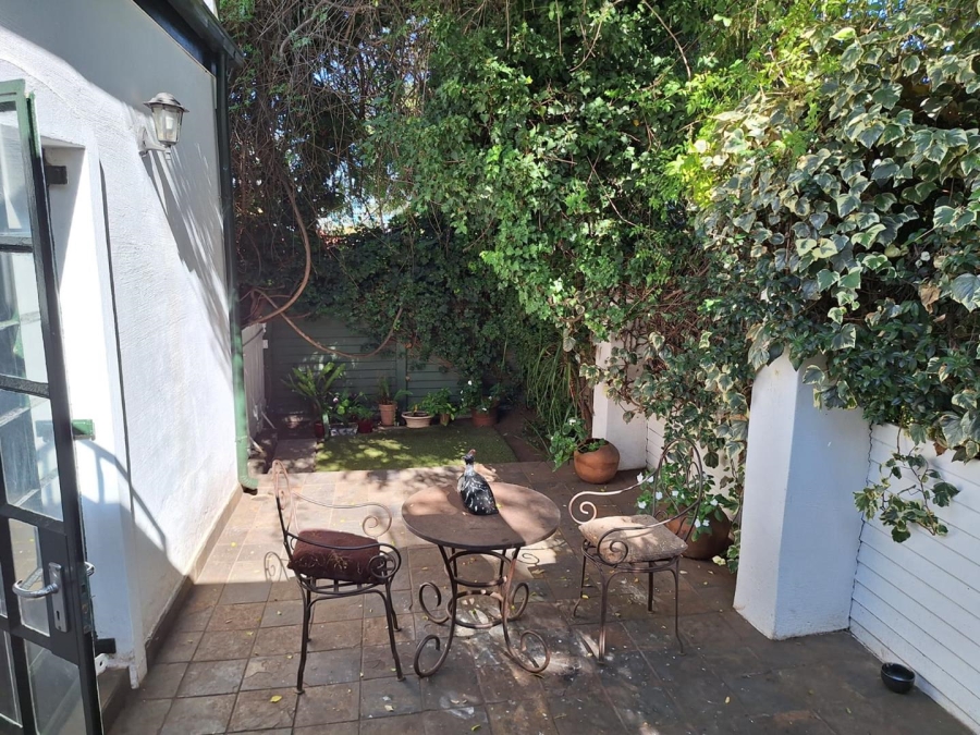 To Let 2 Bedroom Property for Rent in Melville Gauteng