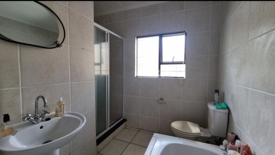 2 Bedroom Property for Sale in Sunninghill Gauteng