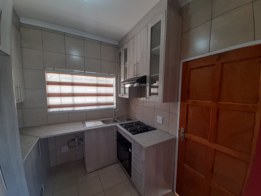 To Let 2 Bedroom Property for Rent in Vorna Valley Gauteng