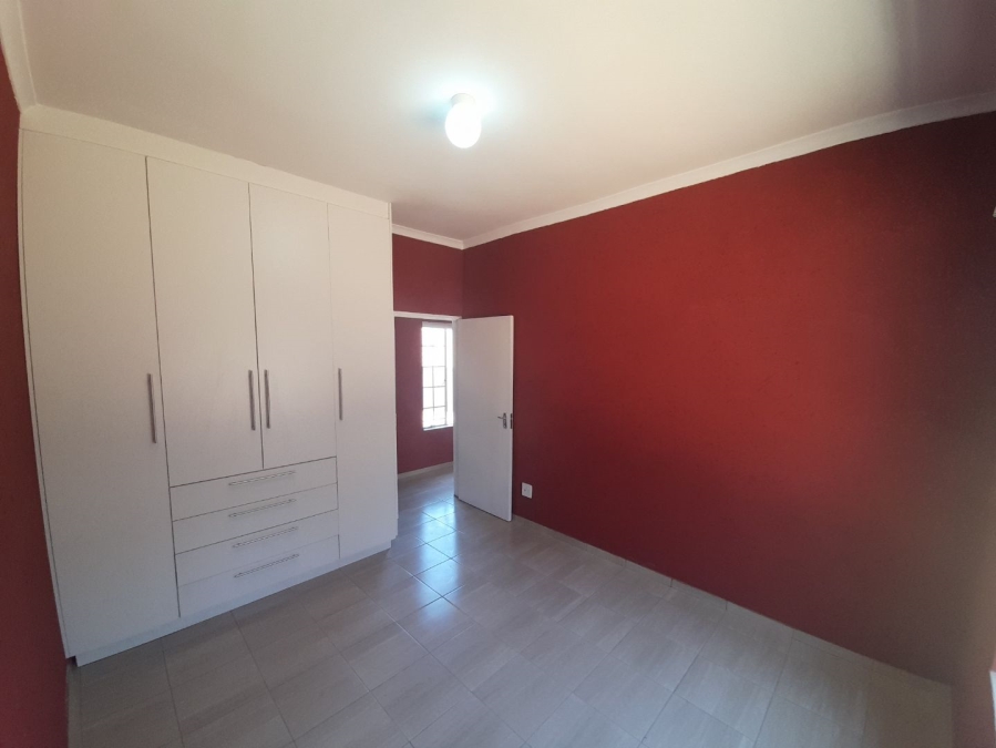 To Let 2 Bedroom Property for Rent in Vorna Valley Gauteng