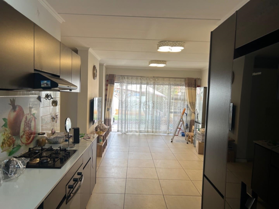 To Let 3 Bedroom Property for Rent in Greenstone Hill Gauteng