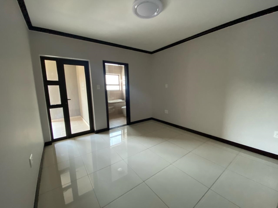 1 Bedroom Property for Sale in Broadacres Gauteng