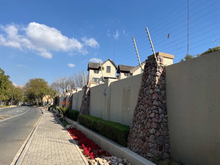 To Let 1 Bedroom Property for Rent in Pineslopes Gauteng